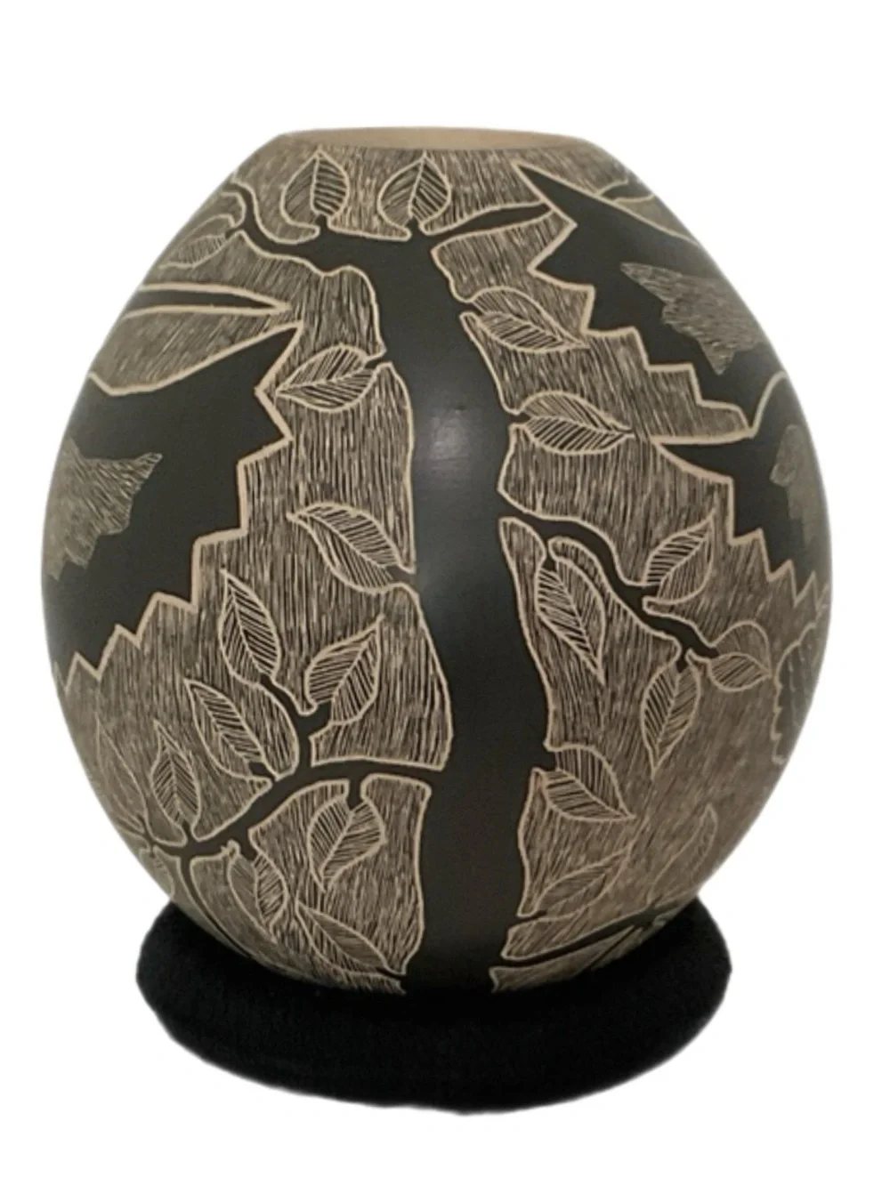 Mata Ortiz Sgraffito Olla / Pot / Vase - Signed by Lorenza de Quezada